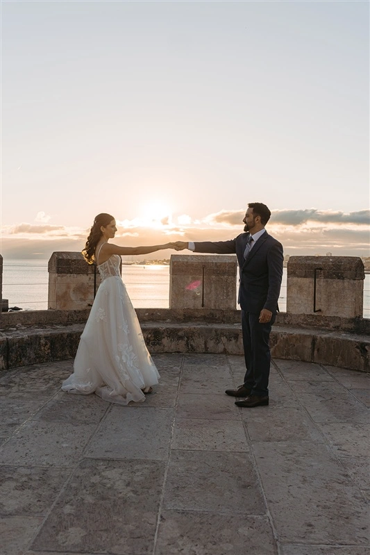 Winter wedding at Forte da Cruz with ocean view in Estoril Portugal